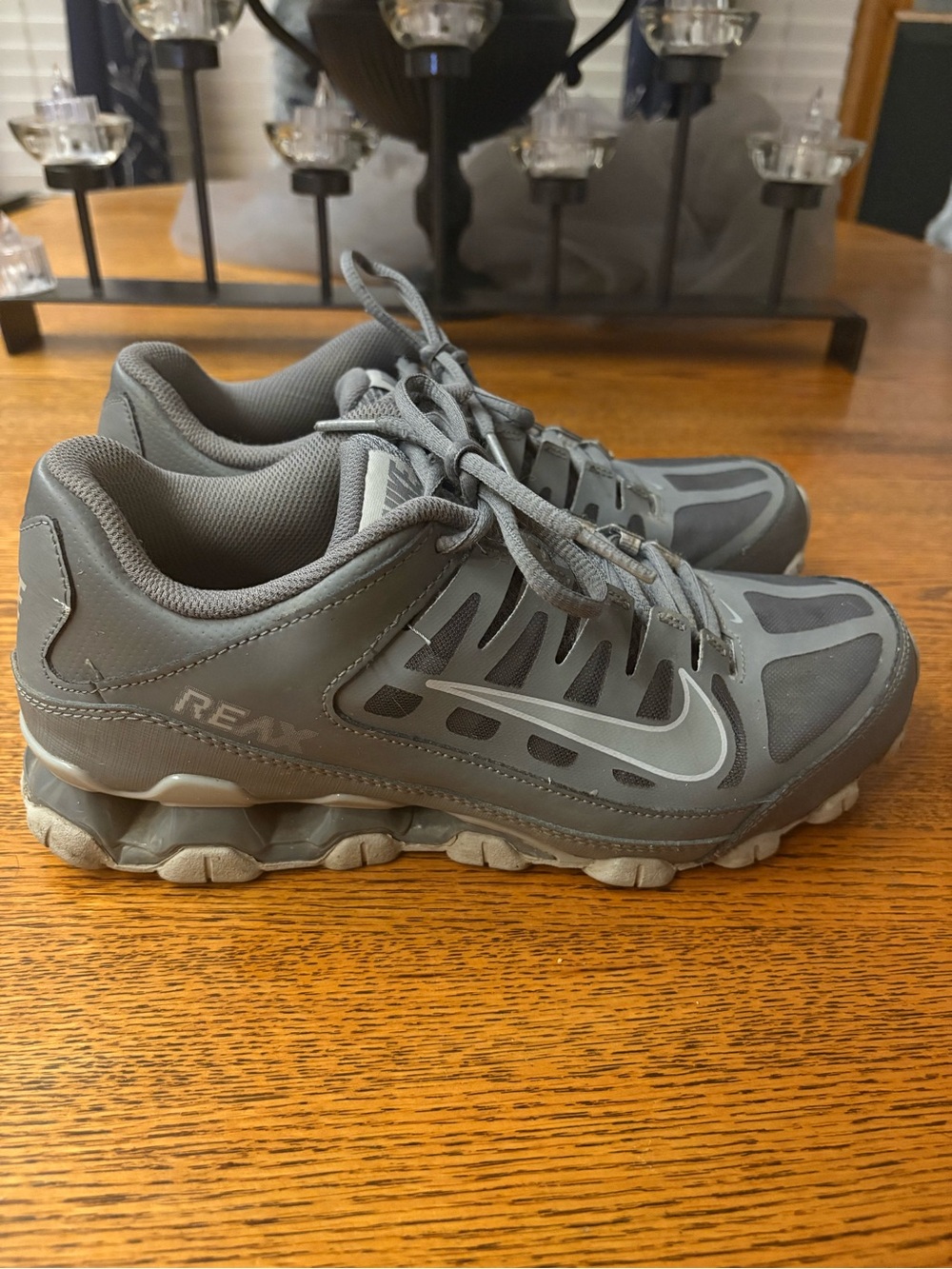 Nike Reax Gray Athletic Running Shoes with Swoosh Women’s 9 Men’s 7
